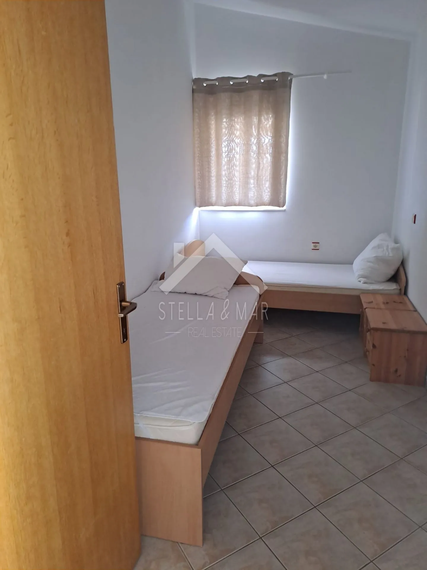 prostrana kuća sa 4 apartmana - vir - slika 18