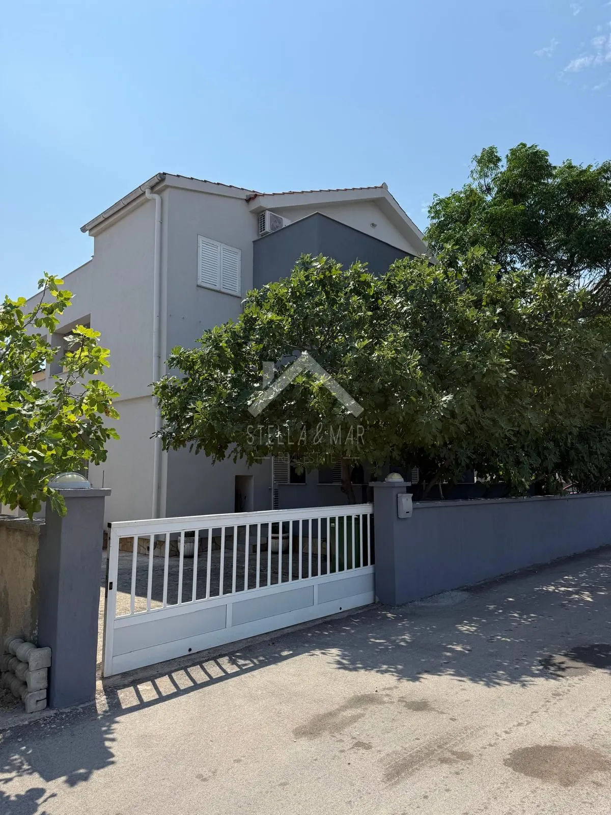 Apartmanska kuća , pogled na more - Vir