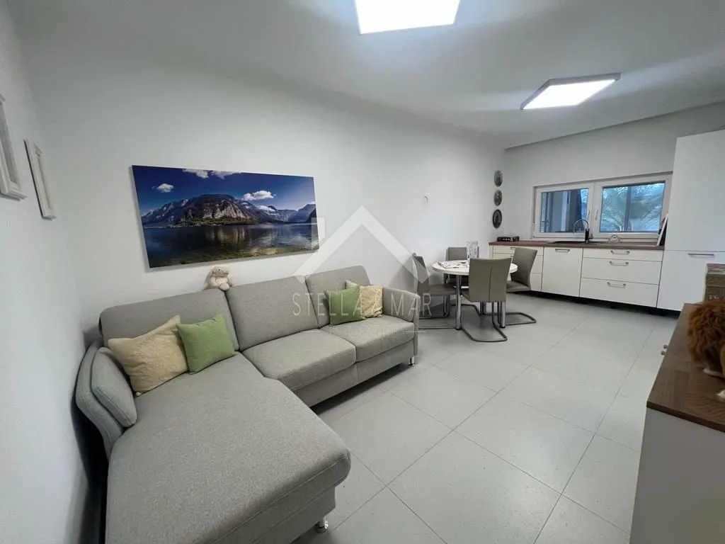 kuća sa 4 apartmana sa pogledom na more - vir - slika 29