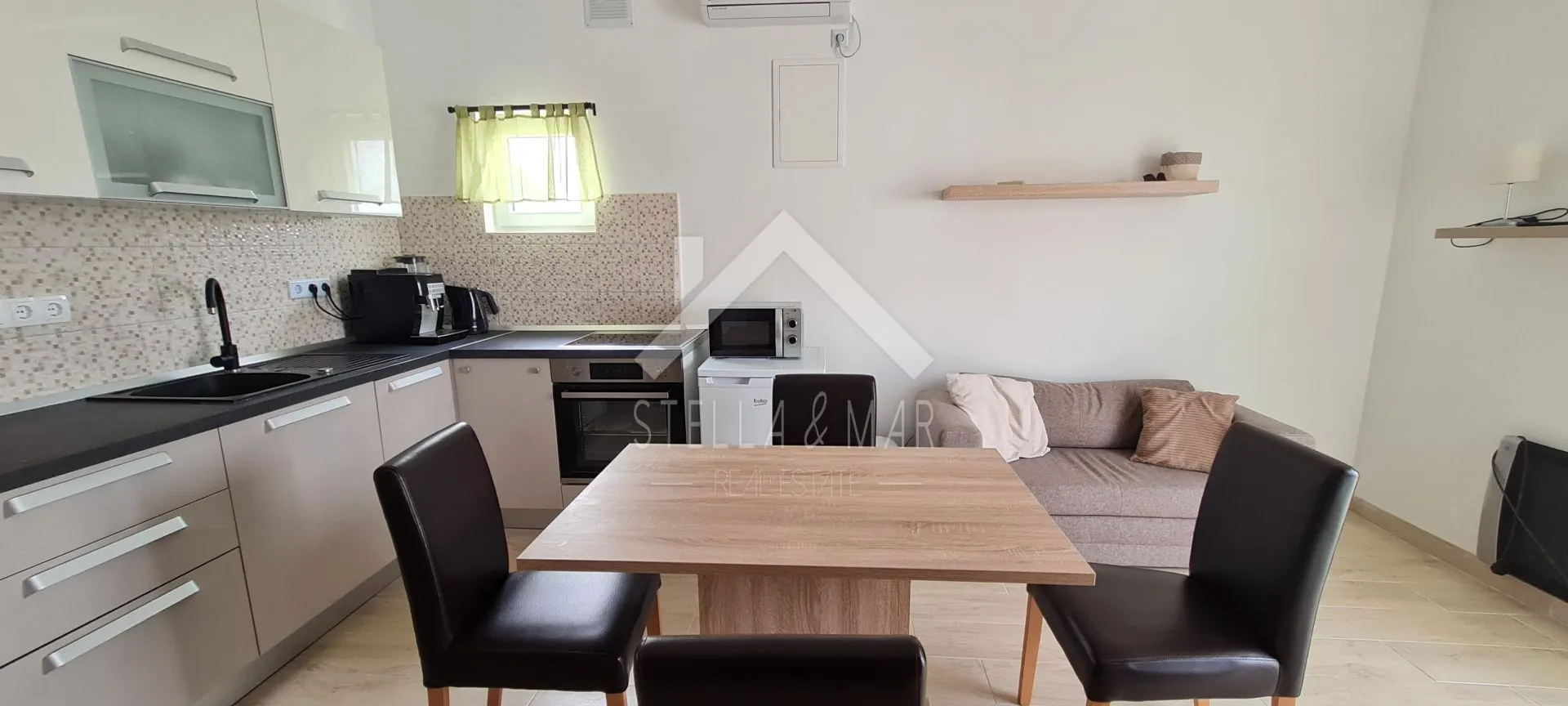 kuća sa 4 apartmana, južna strana - vir - slika 14