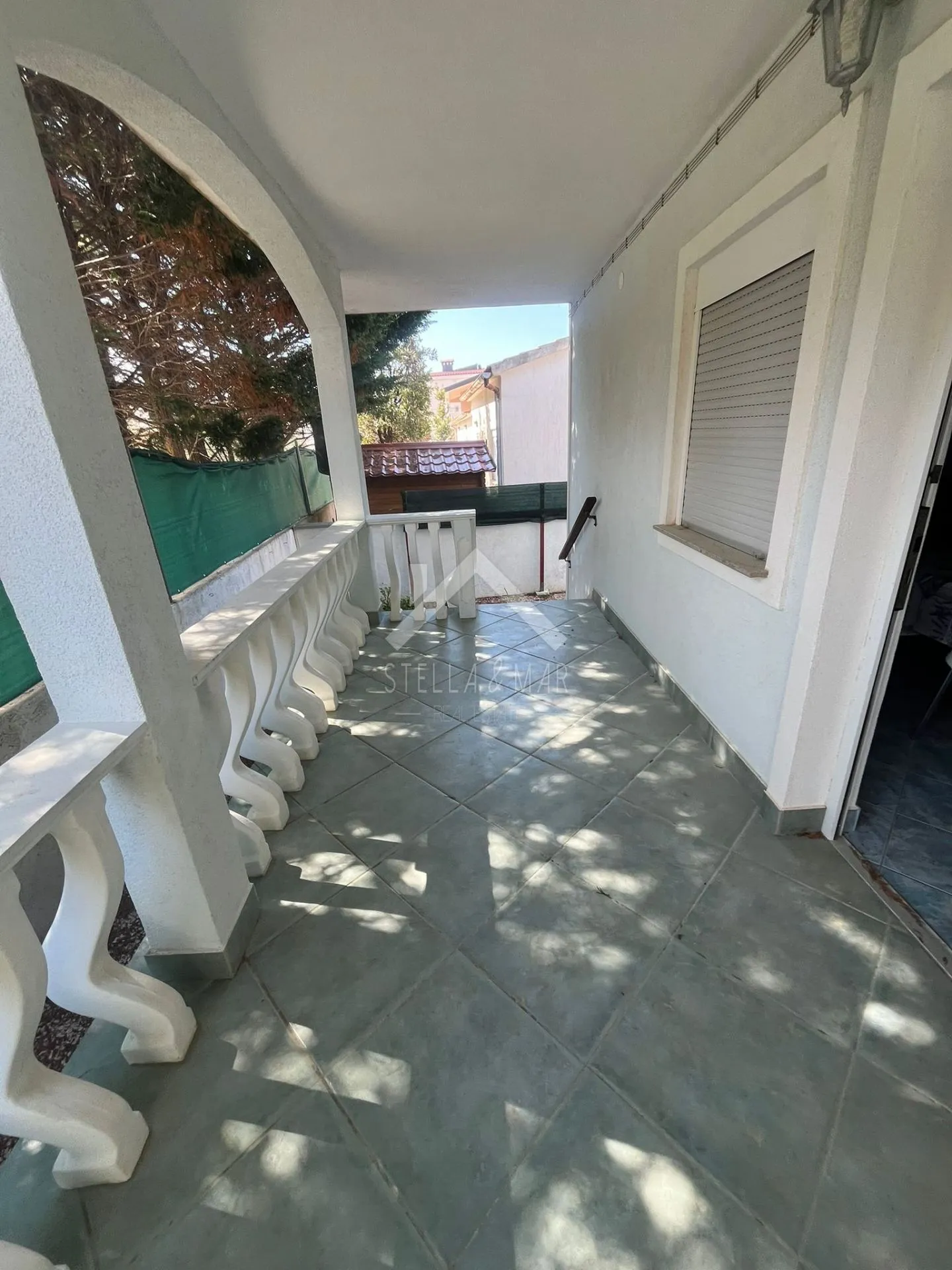 top lokacija! kuća sa 5 apartmana, centar - vir - slika 8