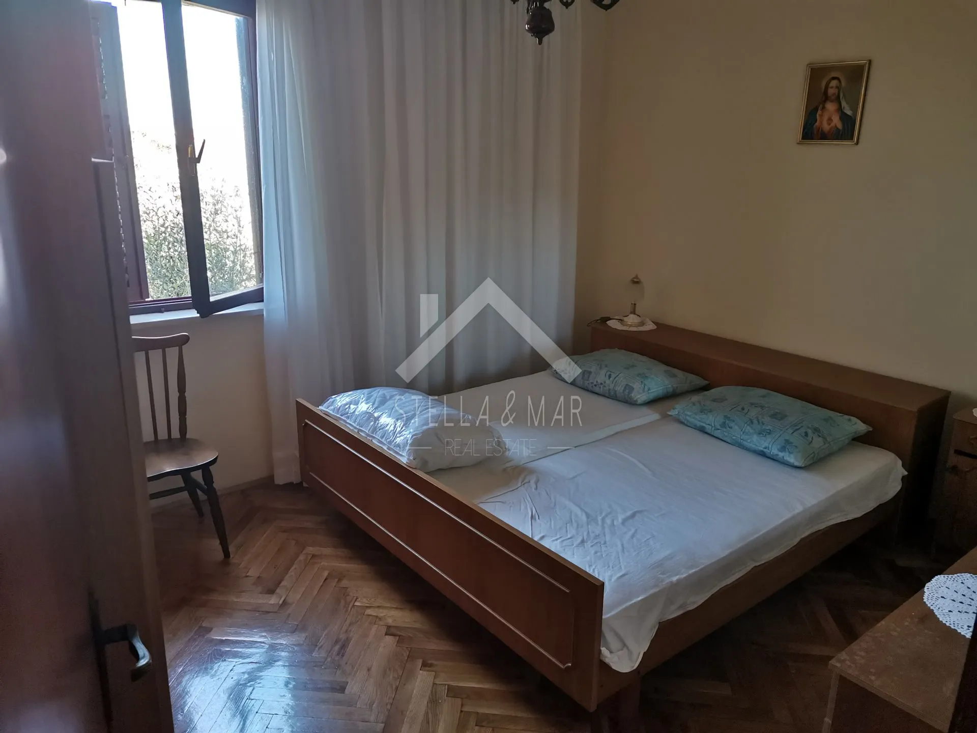 kuća sa dva četverosobna stana, garaža, velika okućnica - vir, centar - slika 51