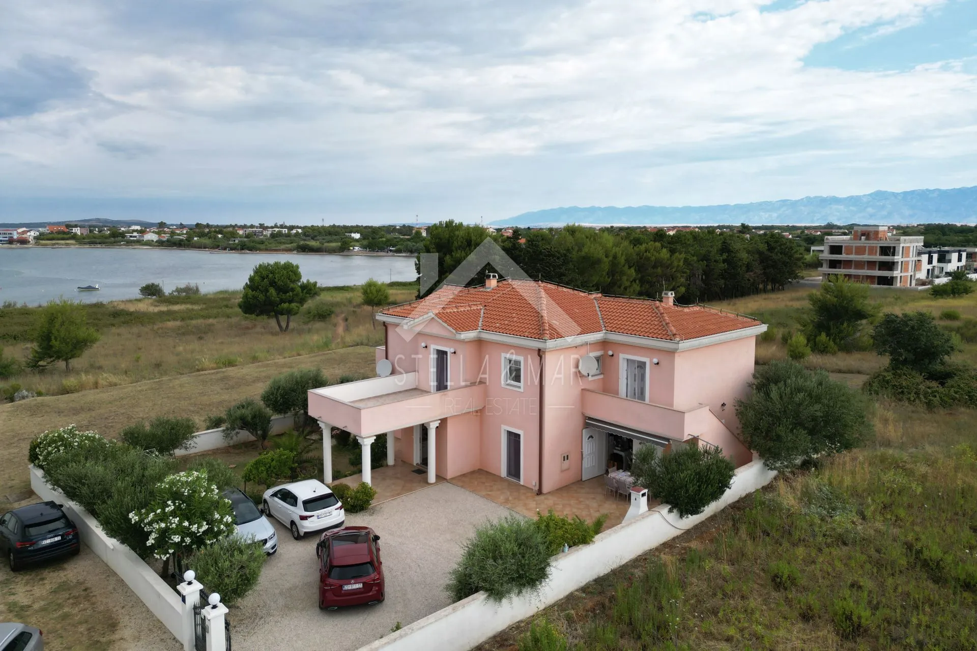 komforna kuća jedinstvenog stila sa pogledom - privlaka - slika 2