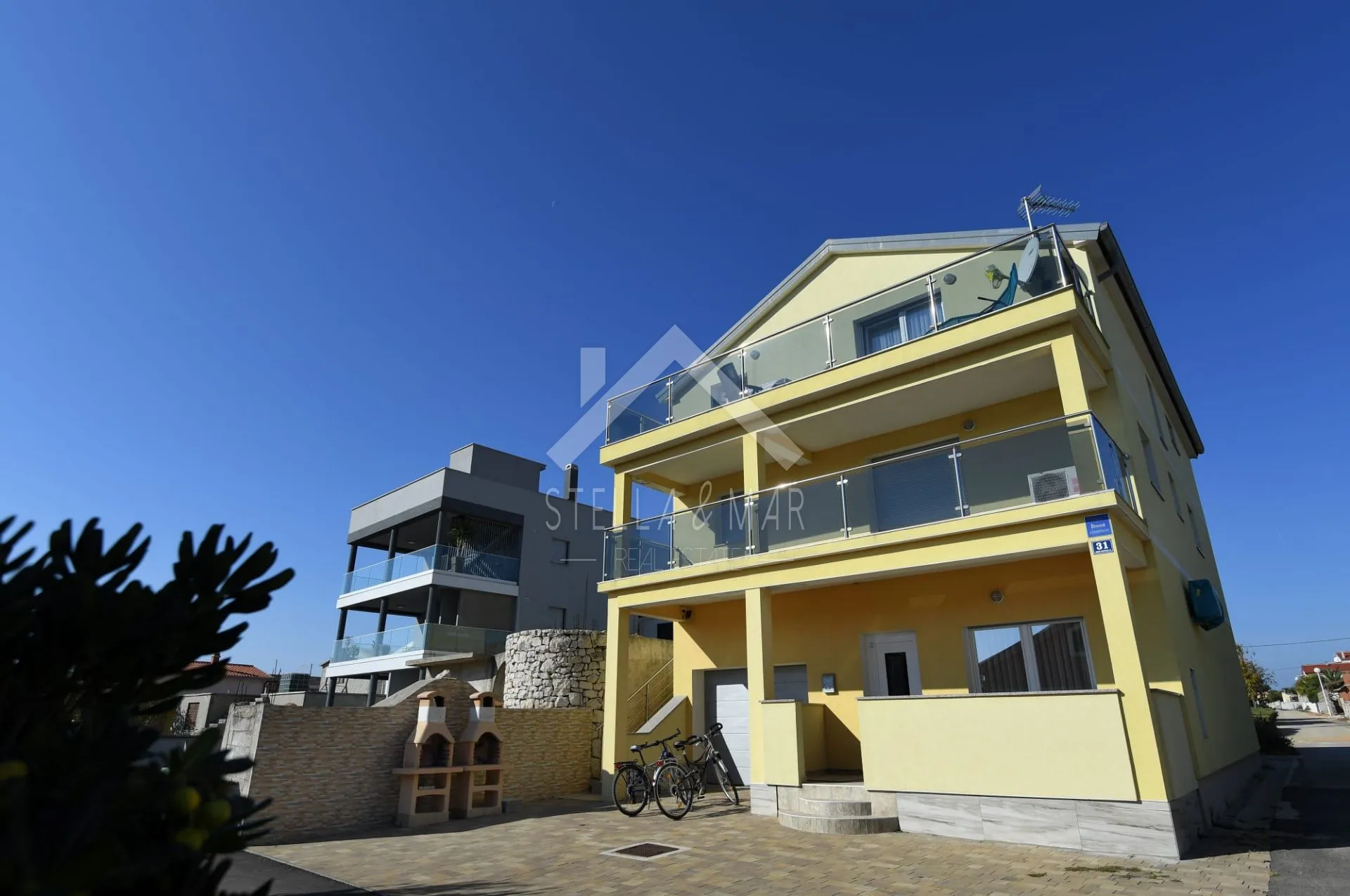 samostojeća kuća sa 5 apartmana - vir - slika 3