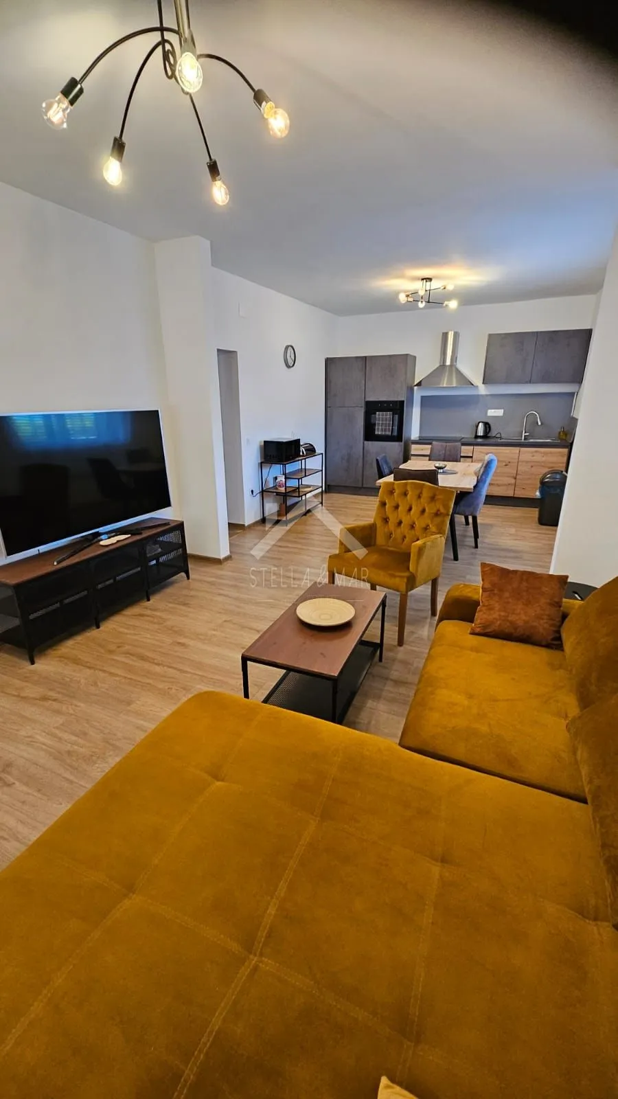 kuća sa 2 komforna stana i bazenom - privlaka - slika 10