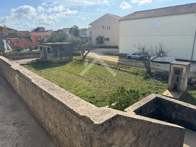 stara kamena kuća sukošan- blizina mora - slika 4