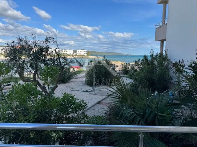 top lokacija ! apartman prvi red do mora - sukošan - slika 4