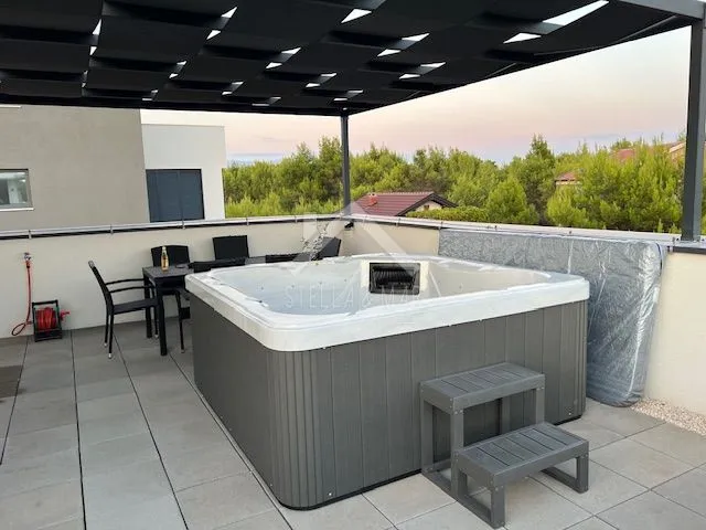 dvosobni apartman sa krovnom terasom - vir - slika 2