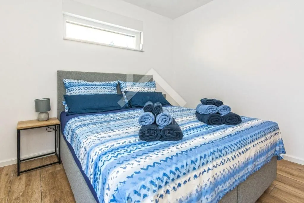 vila sa bazenom, dva apartmana - vir - slika 26