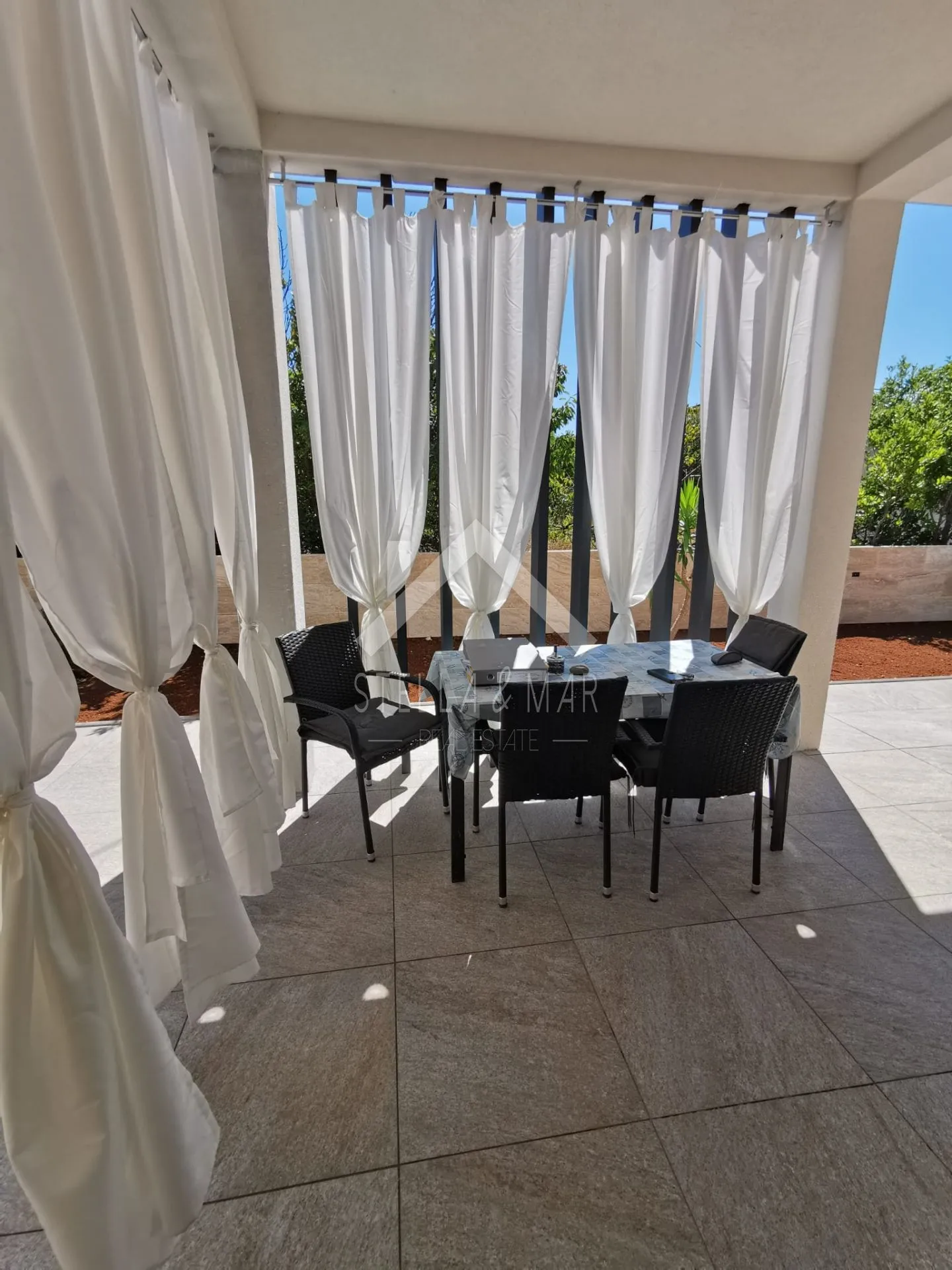 luksuzna villa sa bazenom u centru - vir - slika 38