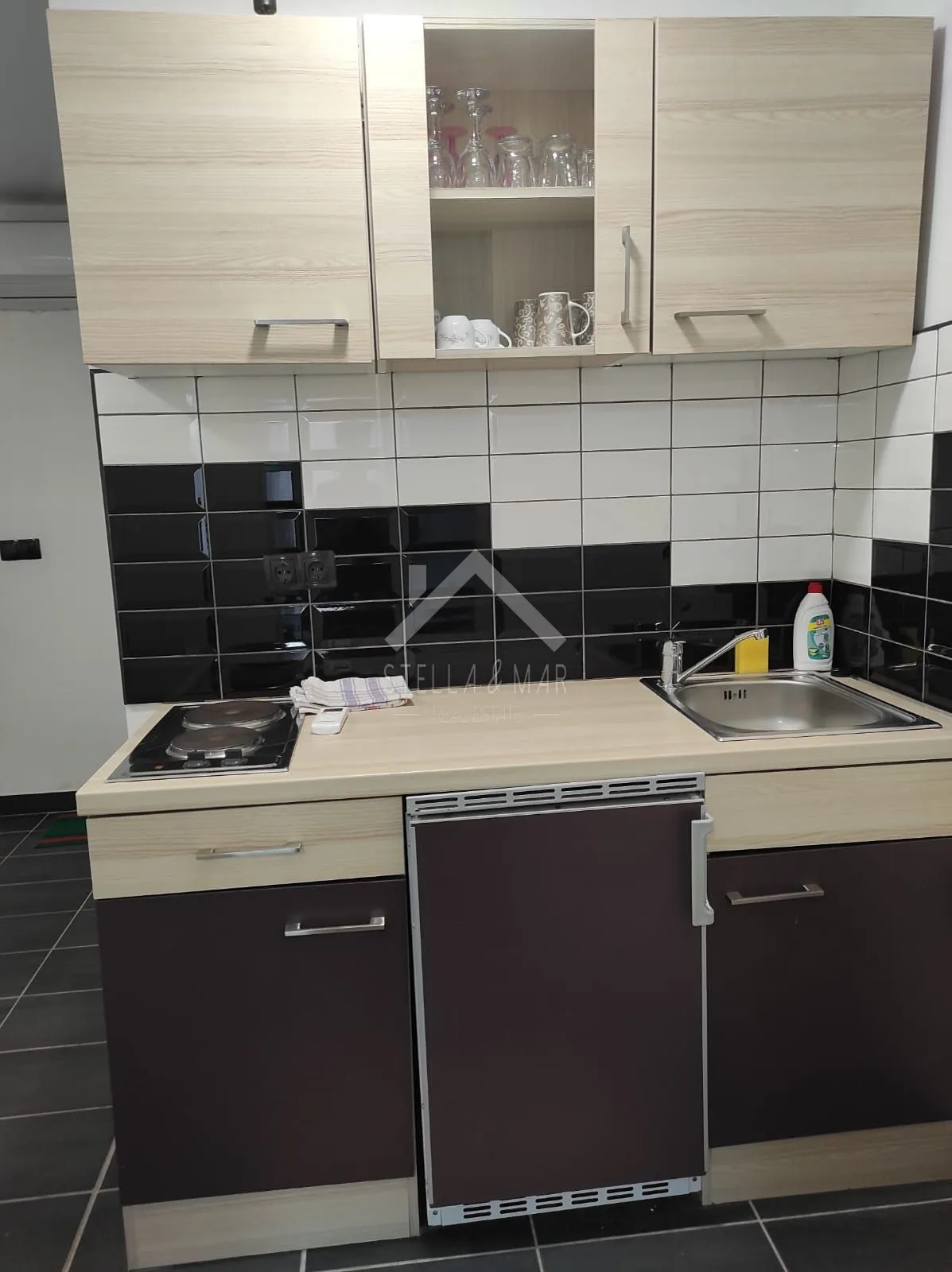kuća sa 4 apartmana i krovnom terasom - vir - slika 19