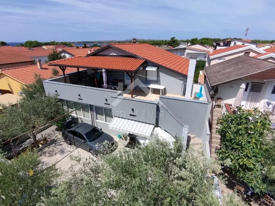 kuća sa 4 apartmana, južna strana - vir - slika 2