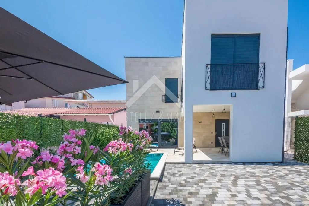 villa sa bazenom, miran predio - vir - slika 4