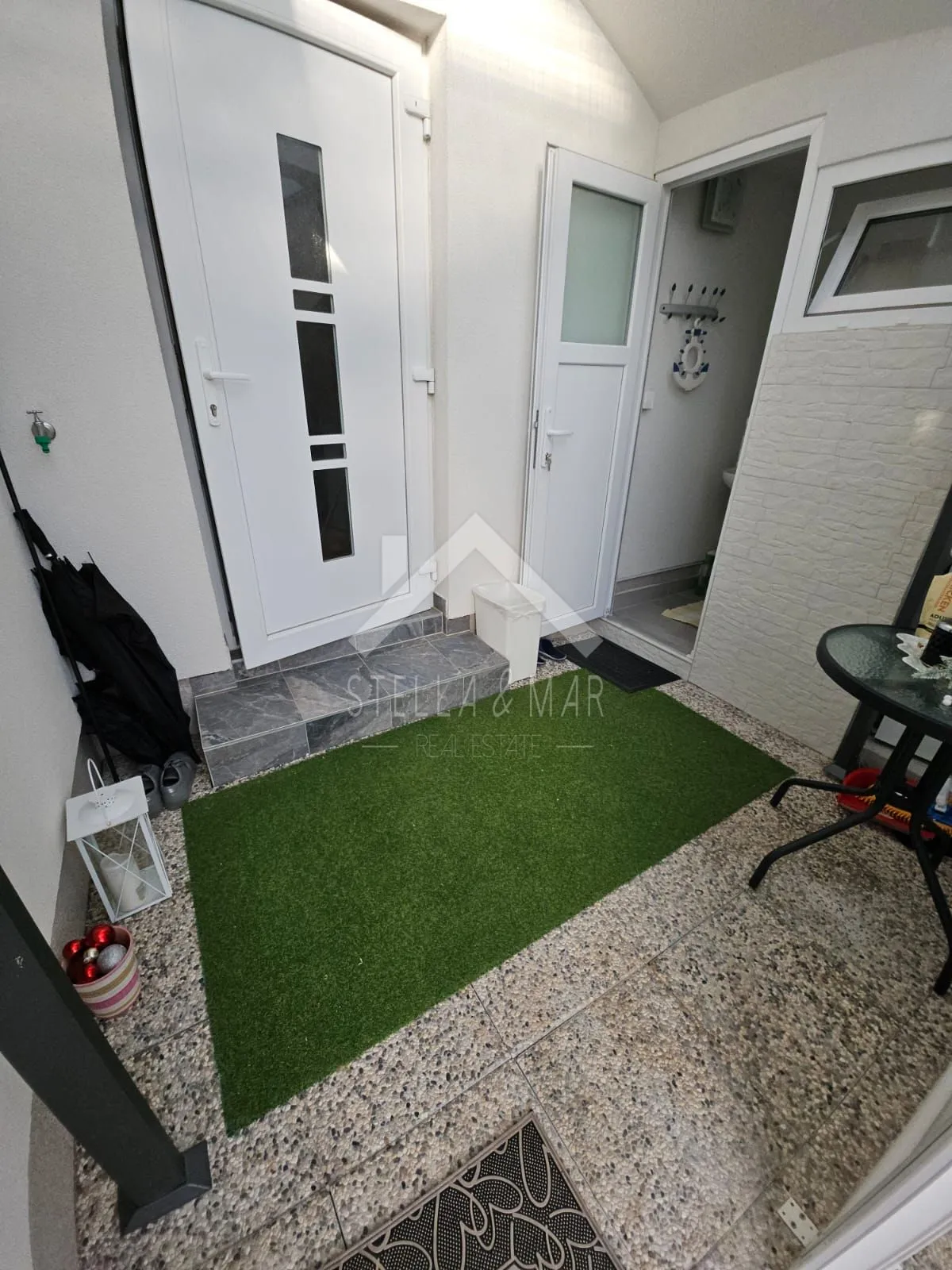 prizemlje kuće sa dva apartmana - vir - slika 20