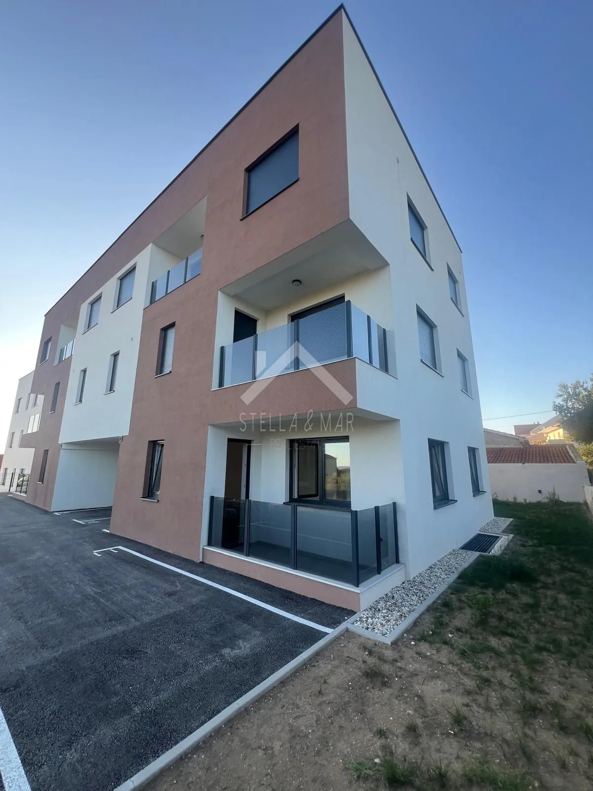 trosoban stan sa vrtom + 2 parkinga - plovanija, zadar - slika 24