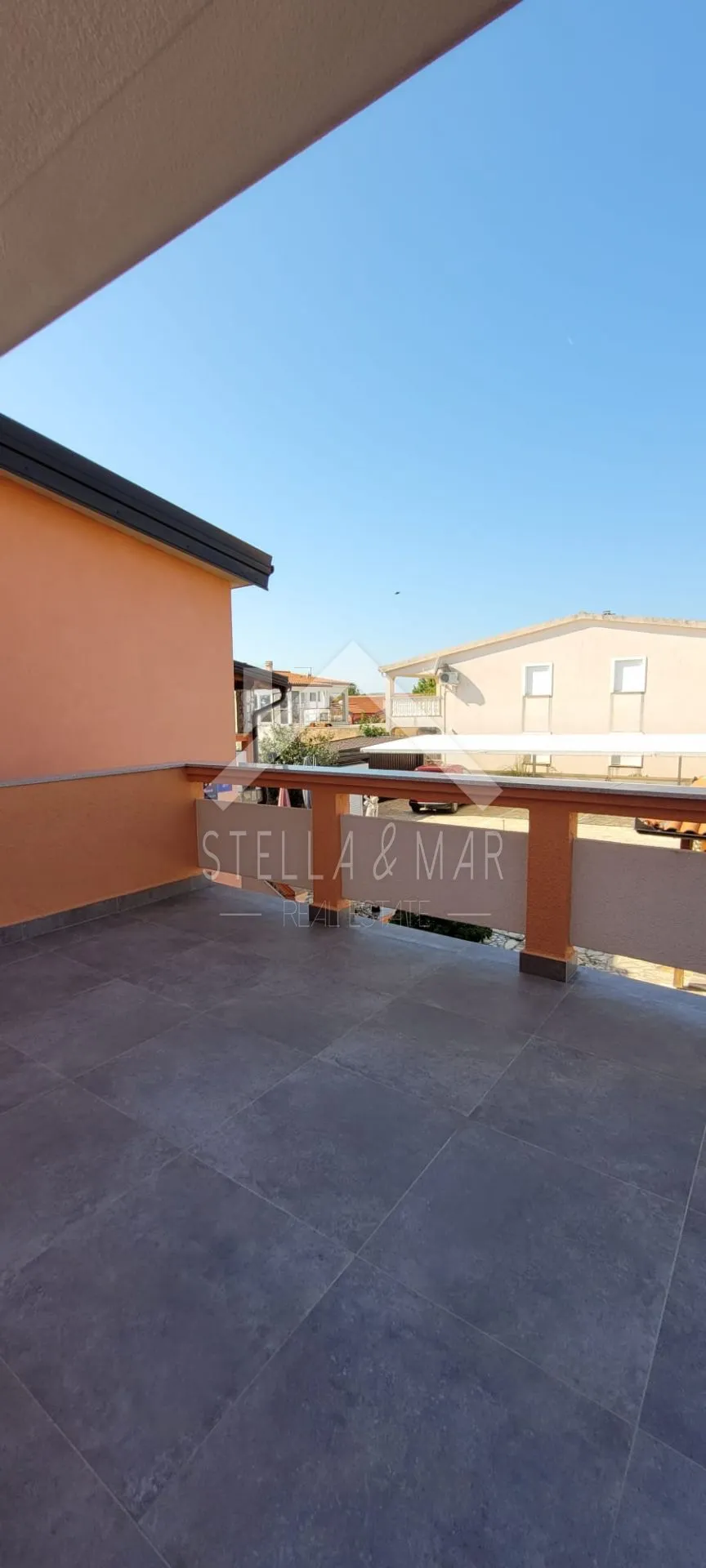 kuća sa 8 apartmana - vir - slika 14