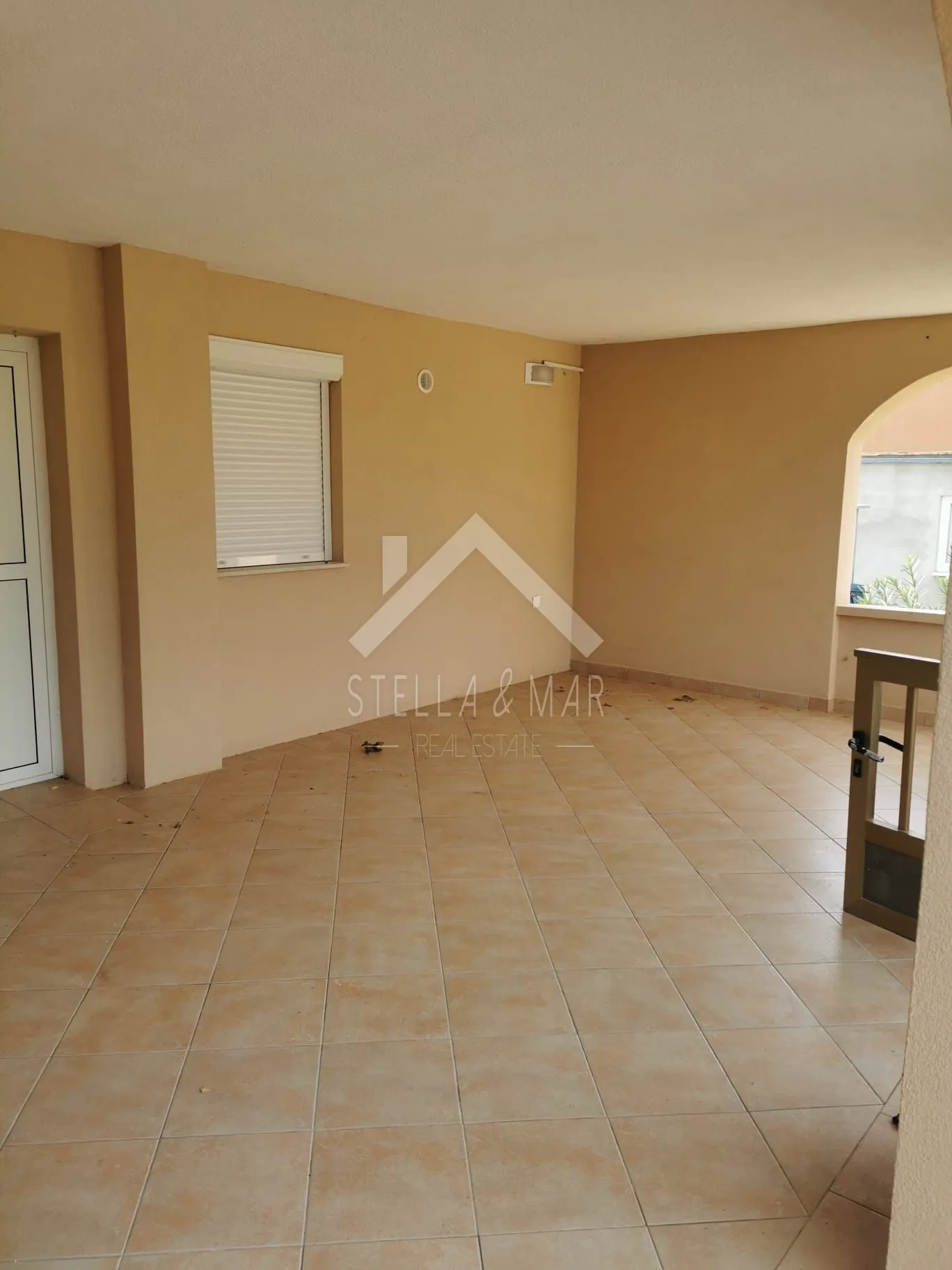 kuća sa 3 apartmana i prostranim dvorištem - vir - slika 15