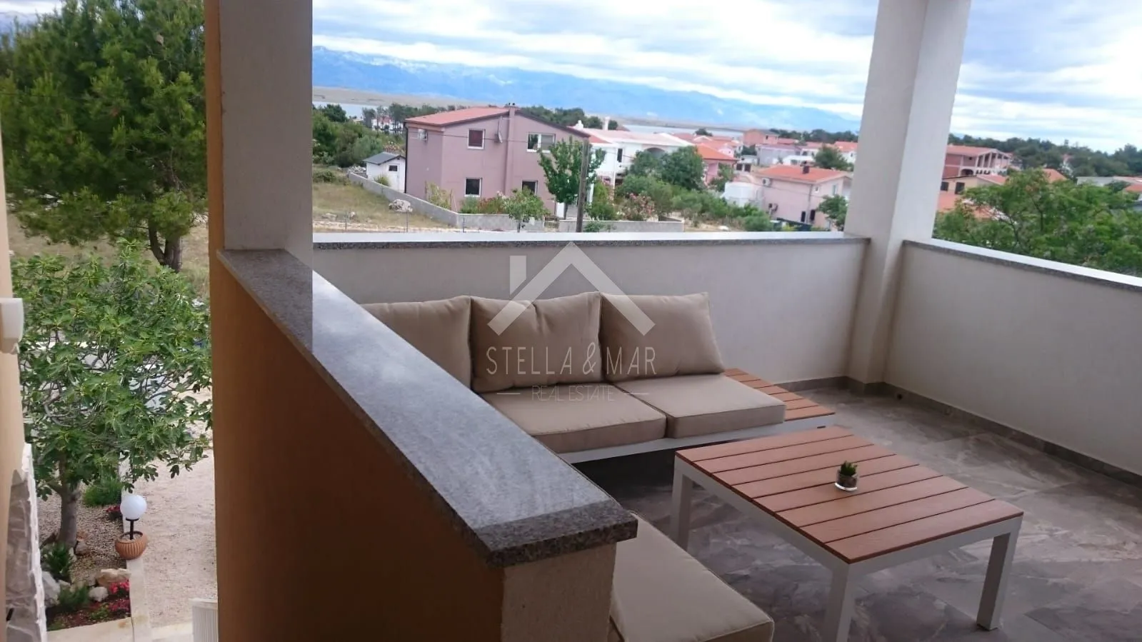kuća sa tri stana, novogradnja - vir - slika 2