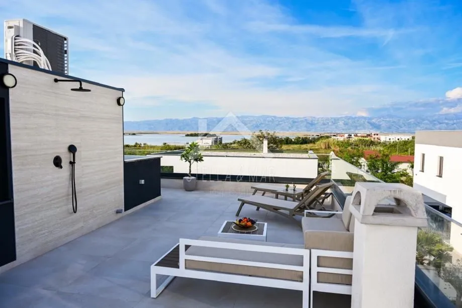 kuća sa bazenom, 4 spavaće sobe, pogled - privlaka, zadar - slika 2