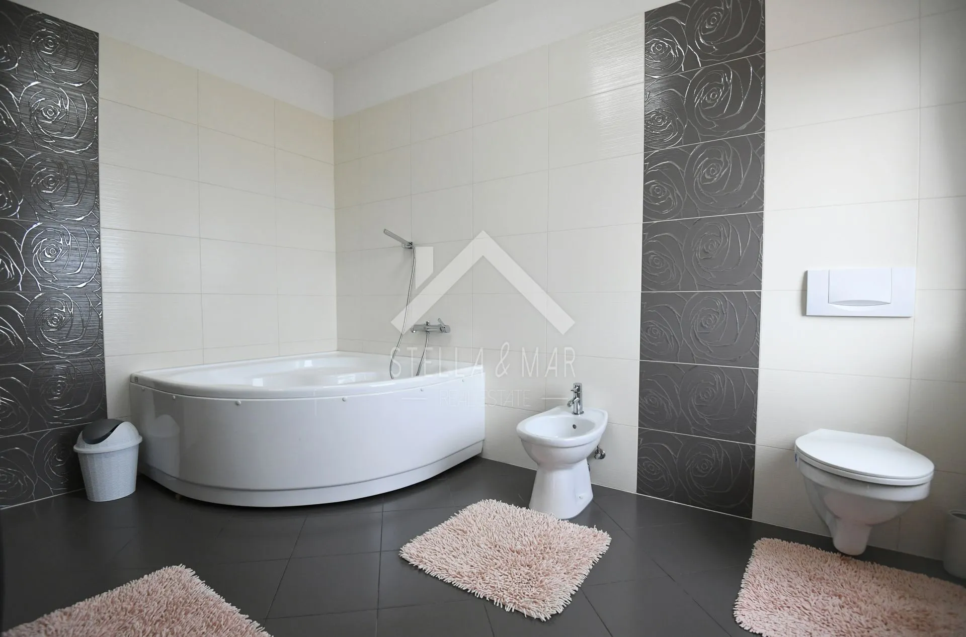komforna kuća jedinstvenog stila sa pogledom - privlaka - slika 25
