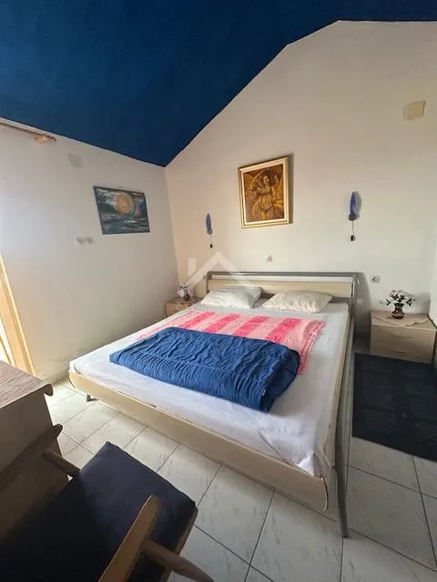 dvoetažni stan, pogled na more - vir - slika 11