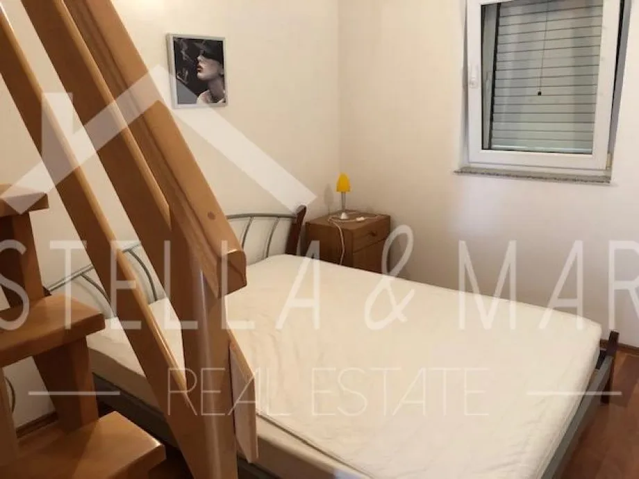 ljubač ; kuća sa tri apartmana ; pogled na more ! - slika 20