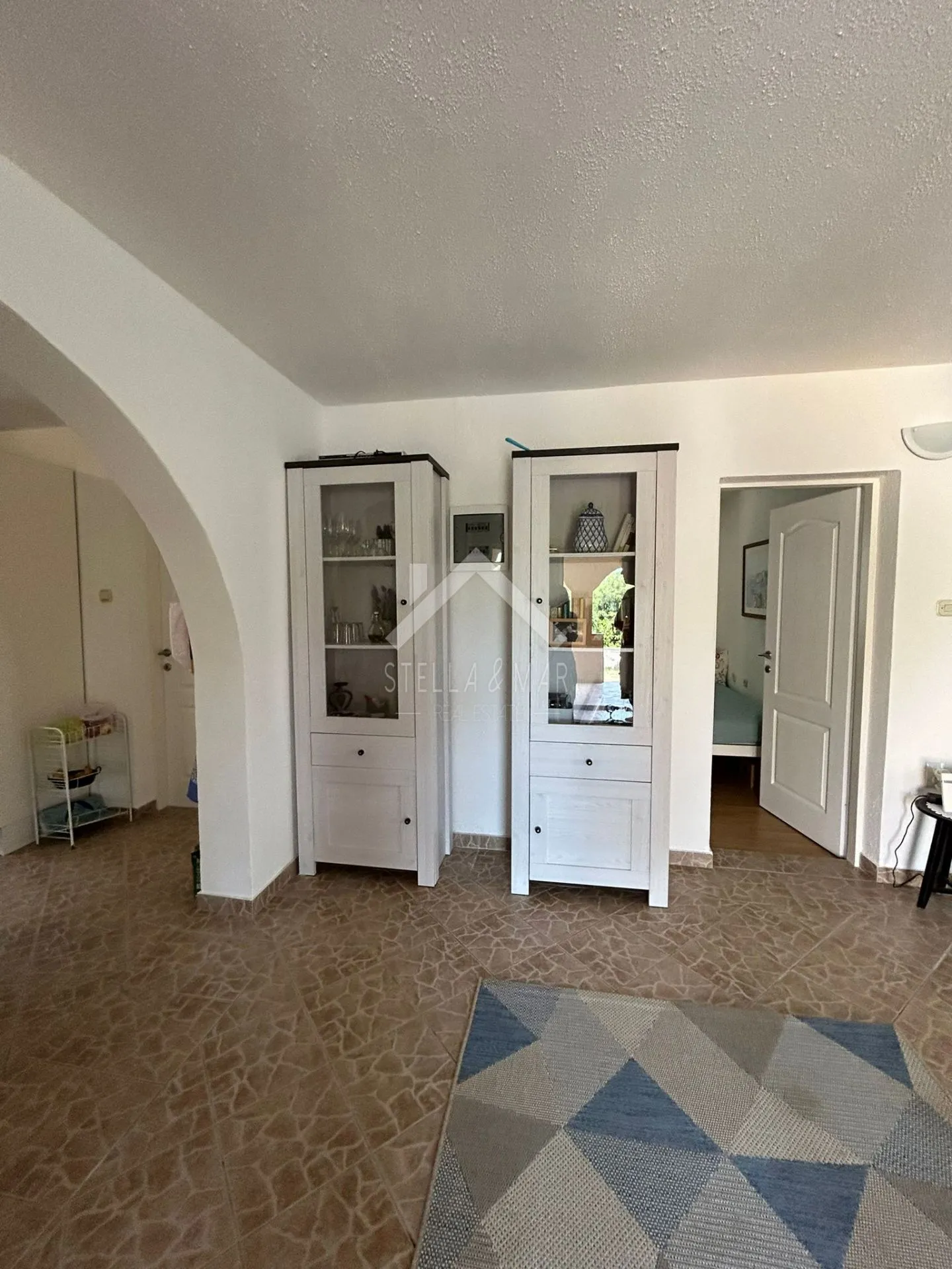 kuća sa 3 apartmana i prostranim dvorištem - vir - slika 5
