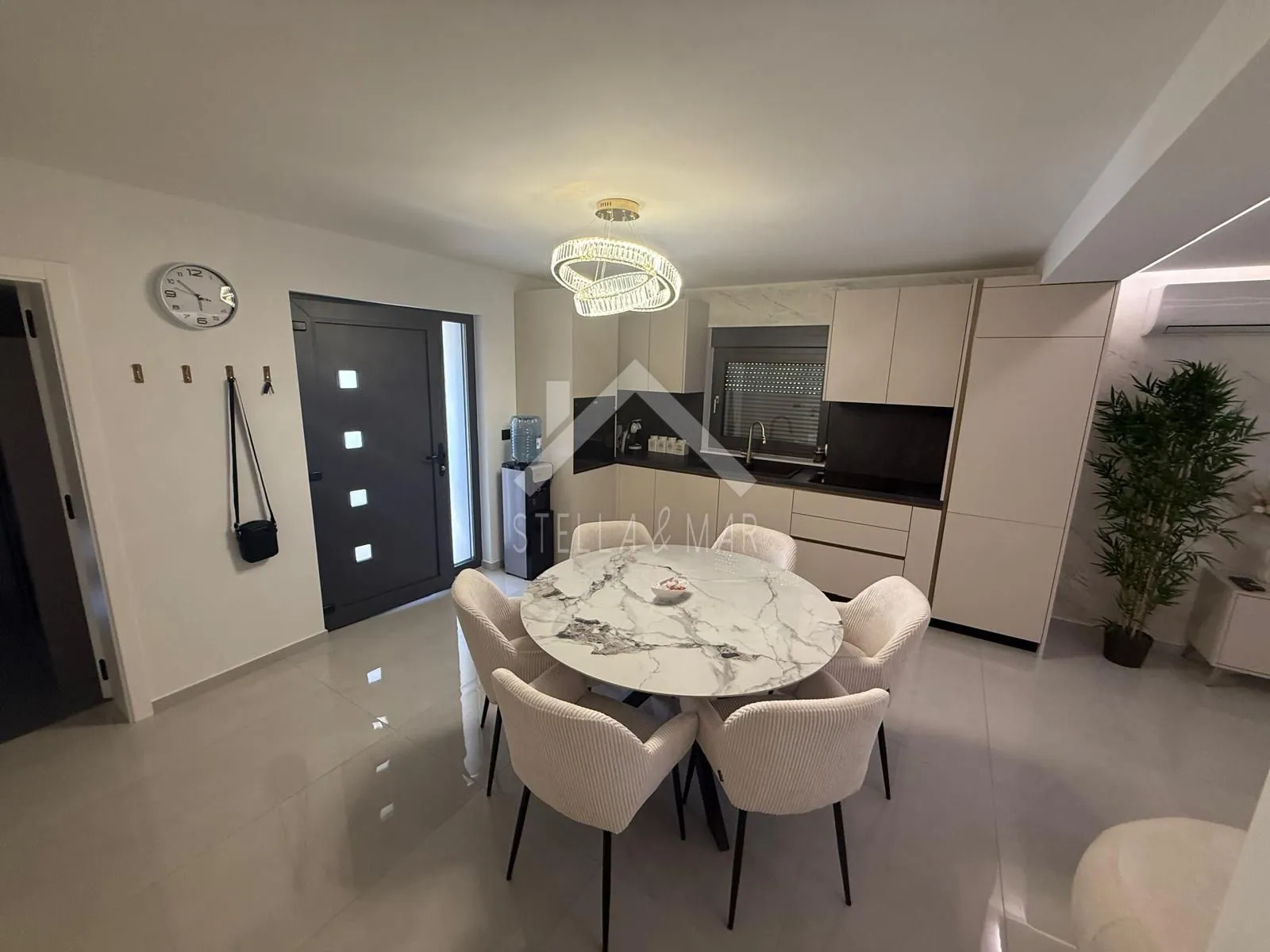 moderni dvosobni apartman sa bazenom - vir - slika 7