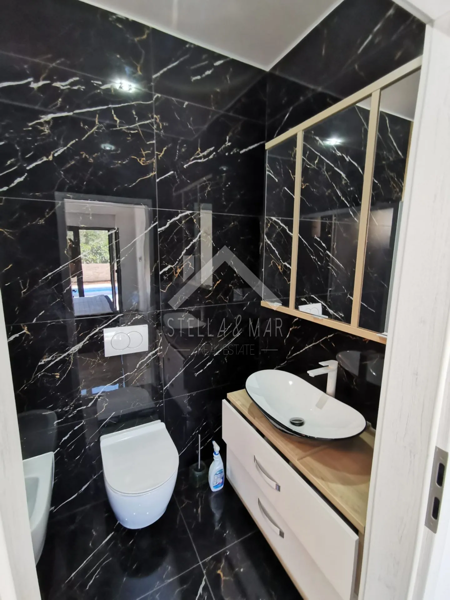luksuzna villa sa bazenom u centru - vir - slika 37