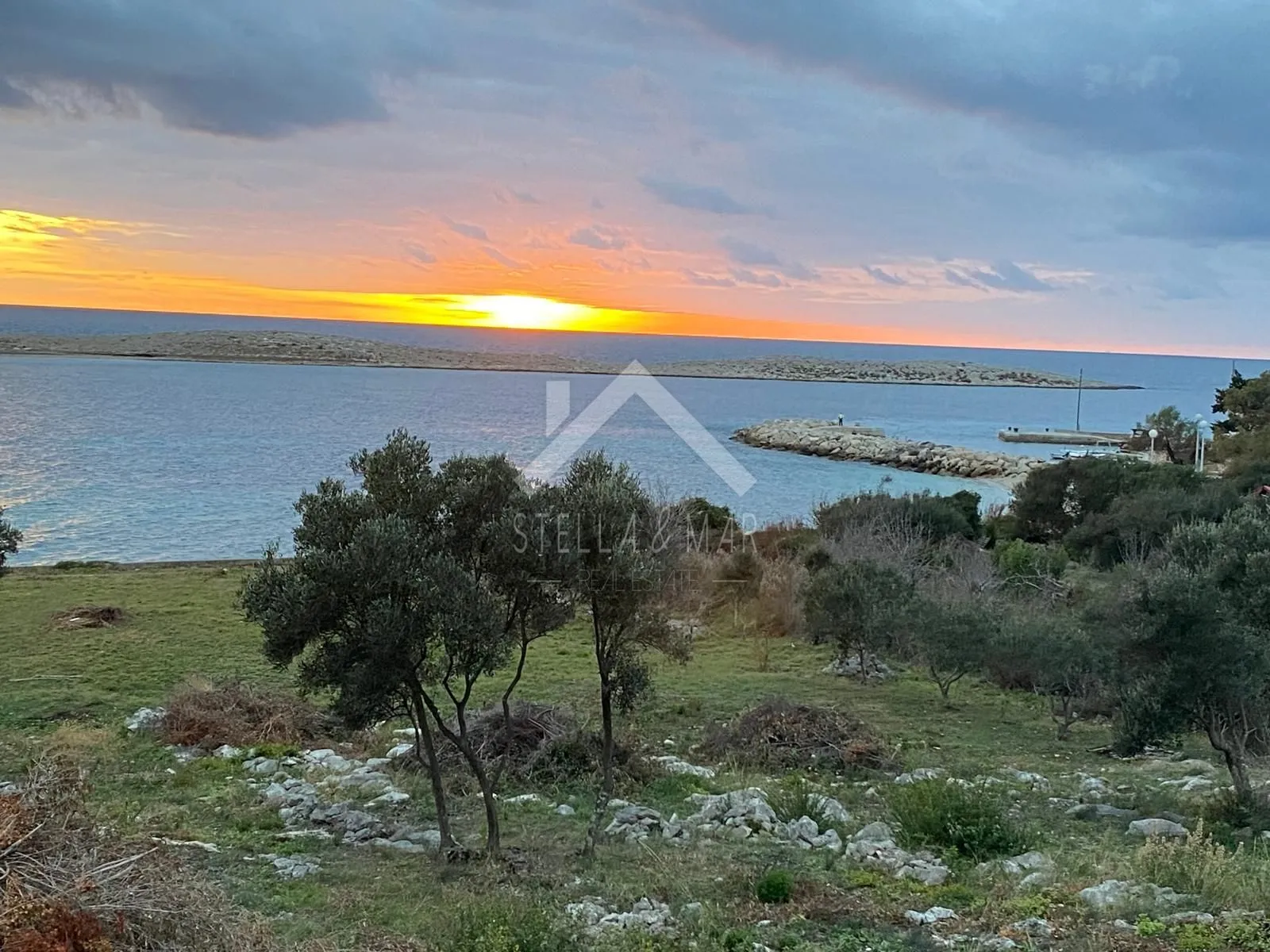 Građevinsko zemljište 1. red do mora - Premuda - Premuda, Zadar