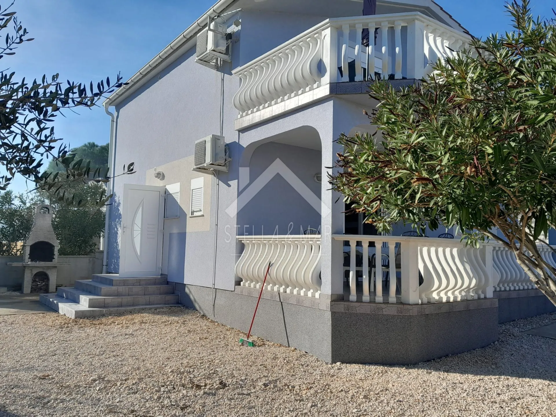 samostojeća kuća s 2 apartmana - vir **odlična prilika** - slika 3