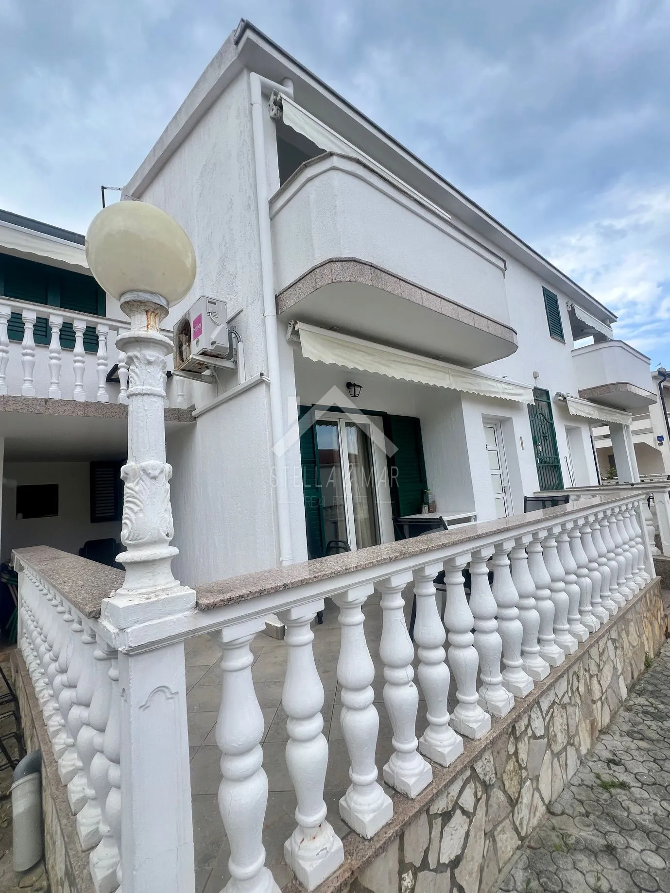 jednosobni apartman sa garažom, blizina mora - vir - slika 12