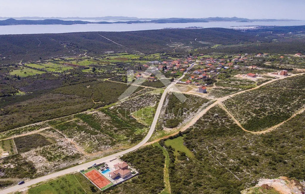 građevinsko zemljište 1490 m2 - debeljak - slika 2