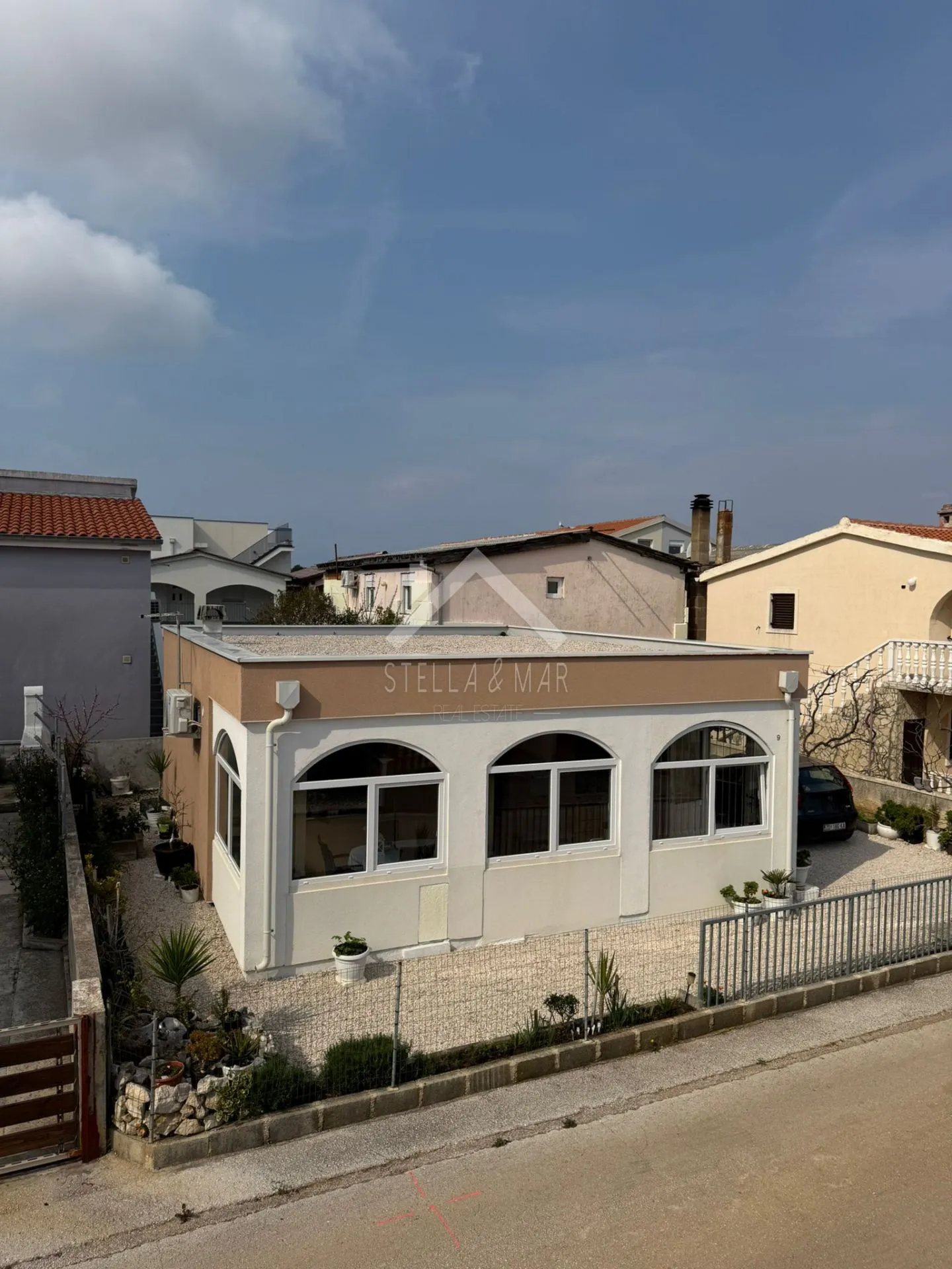 Samostojeća prizemnica, miran predio - Vir