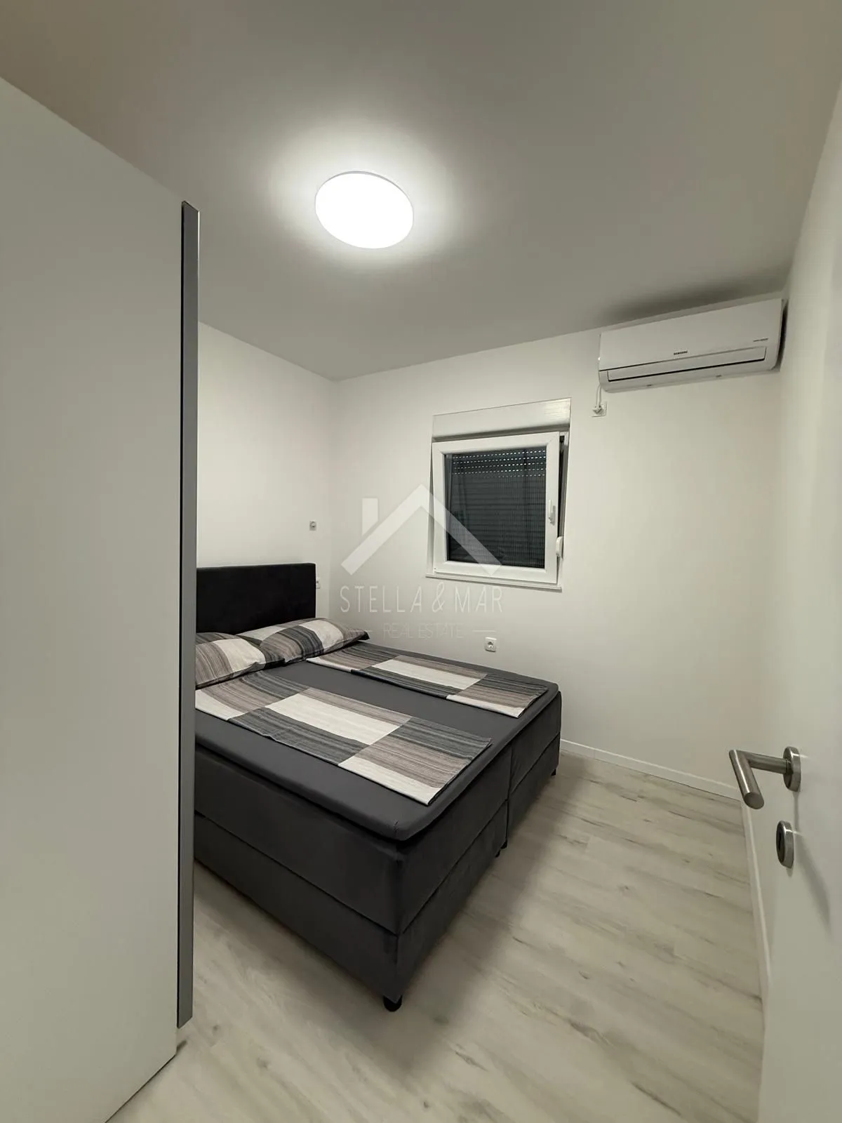 prekrasna kuća sa 3 apartmana - vir - slika 27