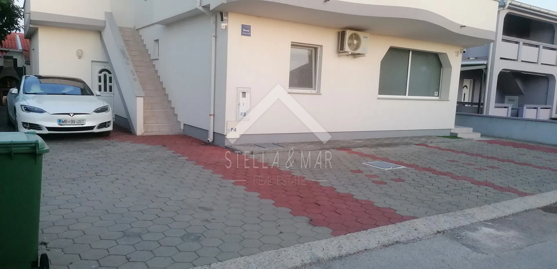 prizemlje kuće sa dvorištem - vir - slika 16