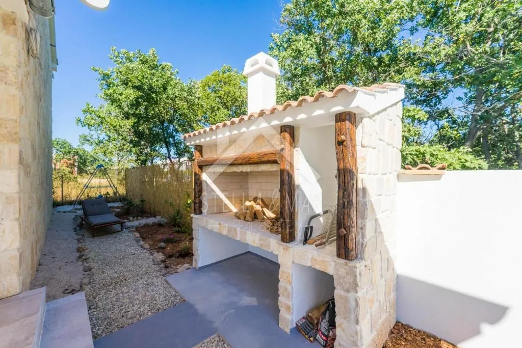 vila sa bazenom - zaton - slika 16