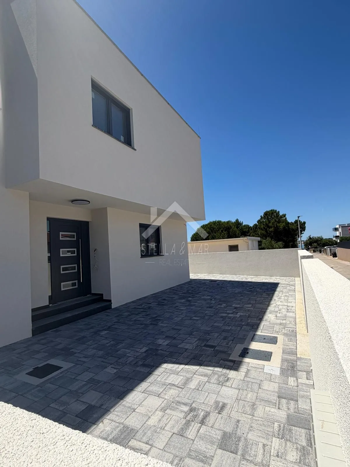 moderna, vrlo komforna vila sa bazenom 150m do mora - vir - slika 3