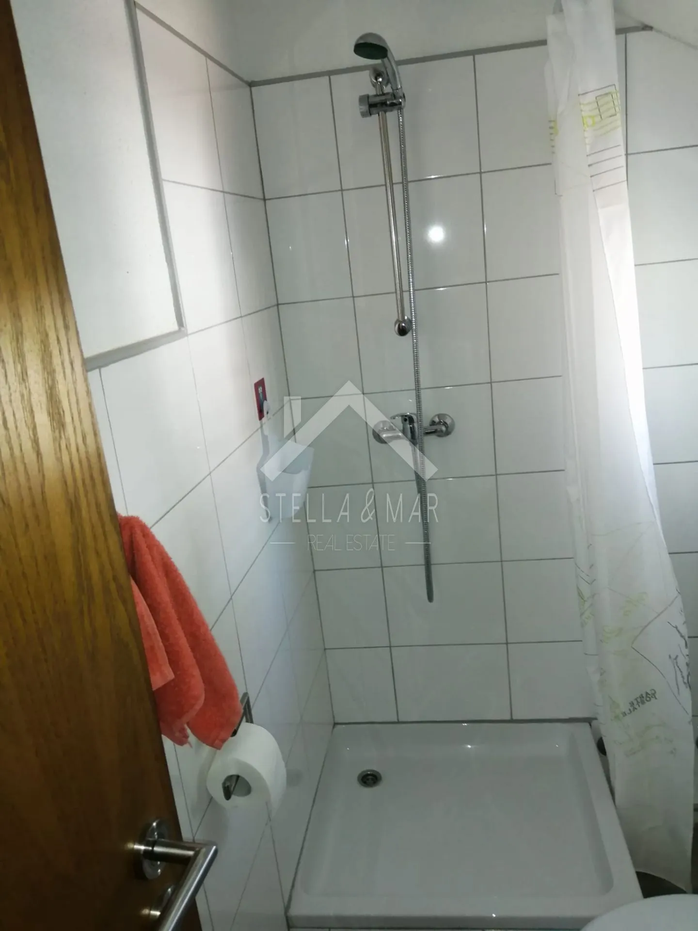 kuća sa 5 apartmana, garaža, podrum - vir, centar - slika 18