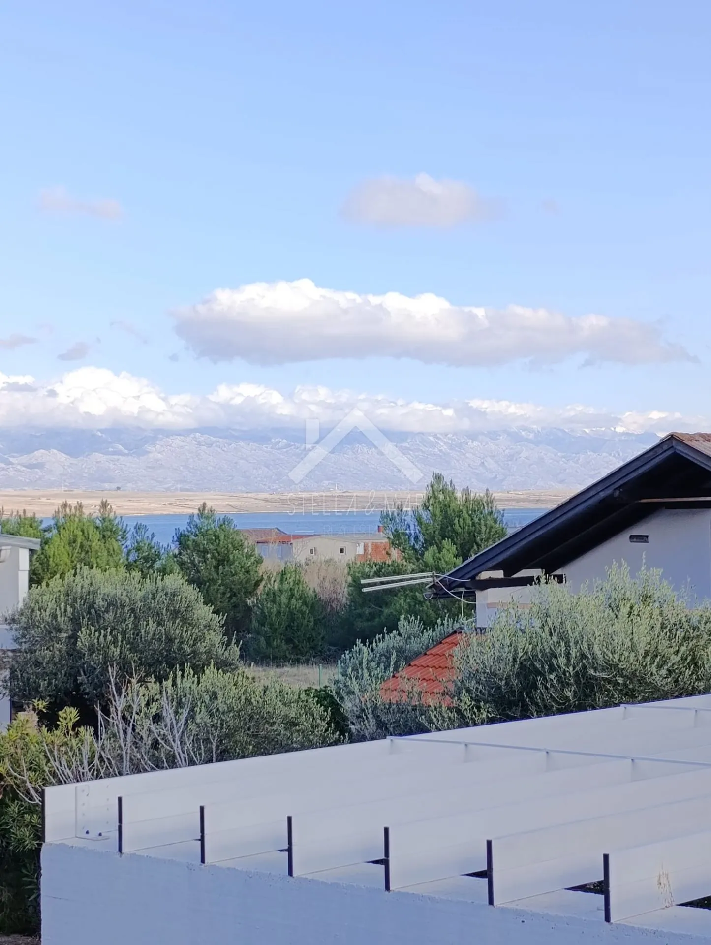Kuća sa dva stana 240m do mora, POGLED - Vir