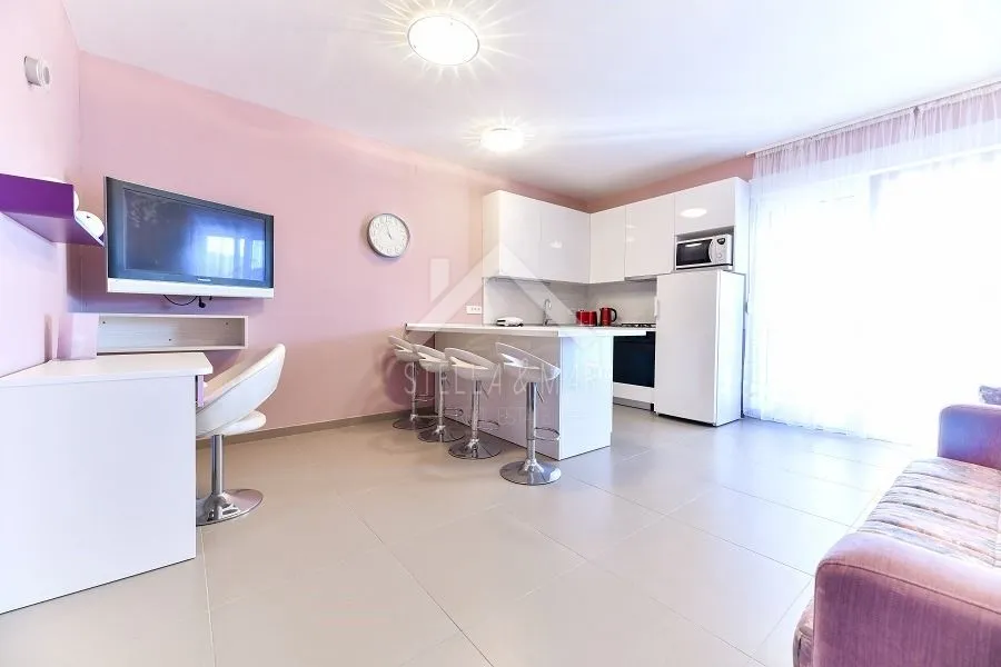 prekrasna kuća sa 3 stana - vir - slika 32