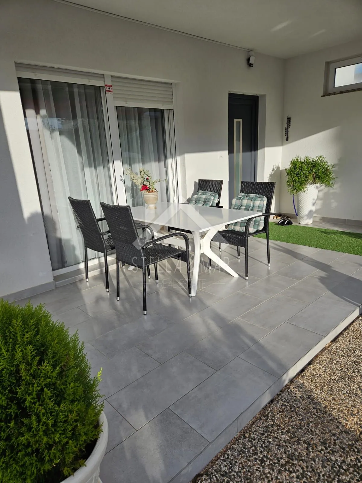prizemlje kuće sa dva apartmana - vir - slika 15