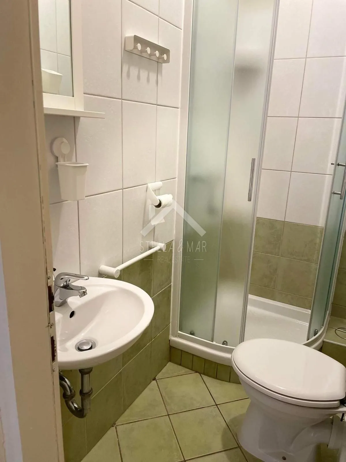 kuća sa 4 apartmana, neposredna blizina mora - vir - slika 17