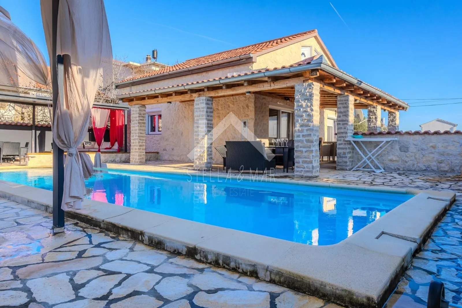 prekrasna villa sa bazenom - posedarje - slika 4