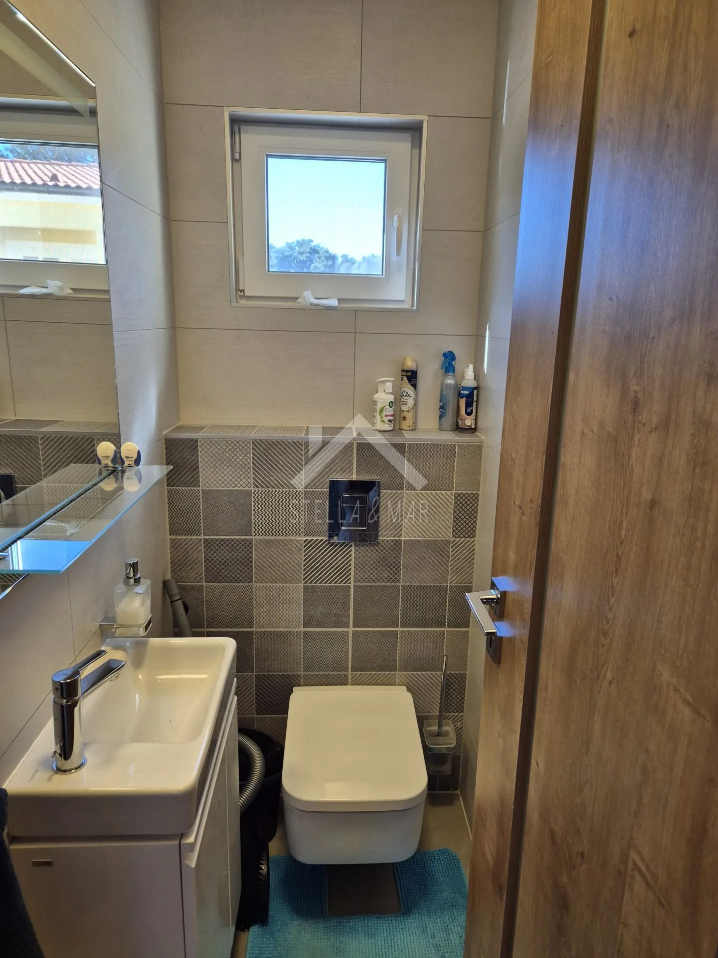 dvosobni apartman, pogled na more - vir - slika 13