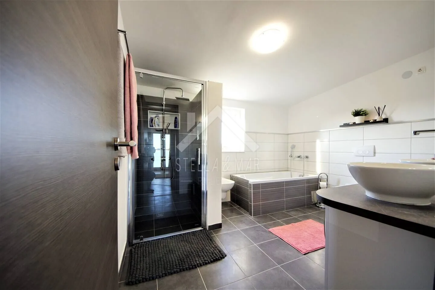 prekrasna villa sa bazenom - vir - slika 32