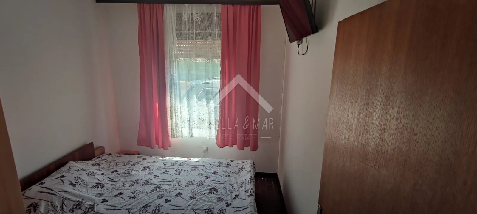 kuća sa tri apartmana drugi red do mora - vir - slika 15