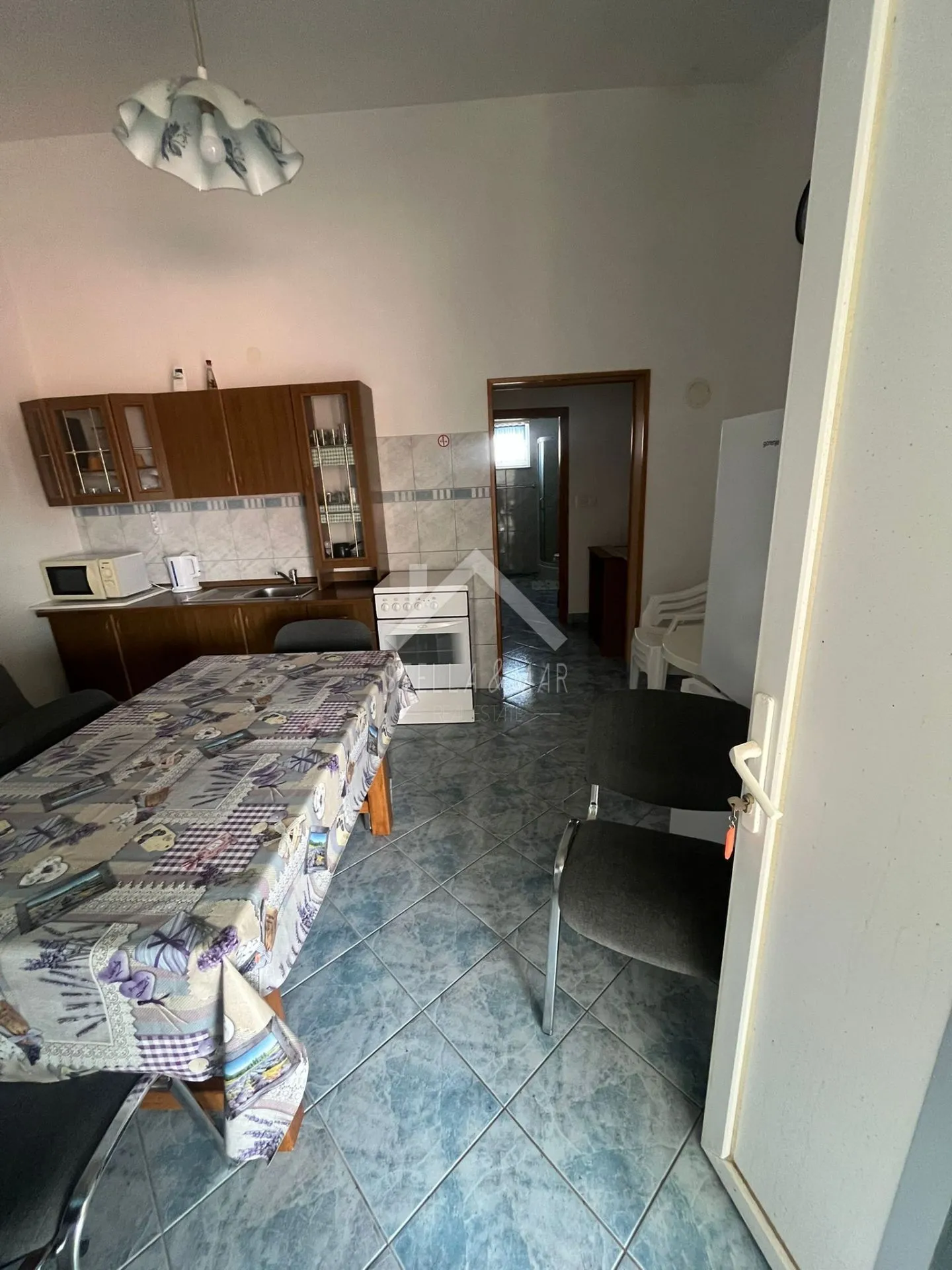 top lokacija! kuća sa 5 apartmana, centar - vir - slika 12