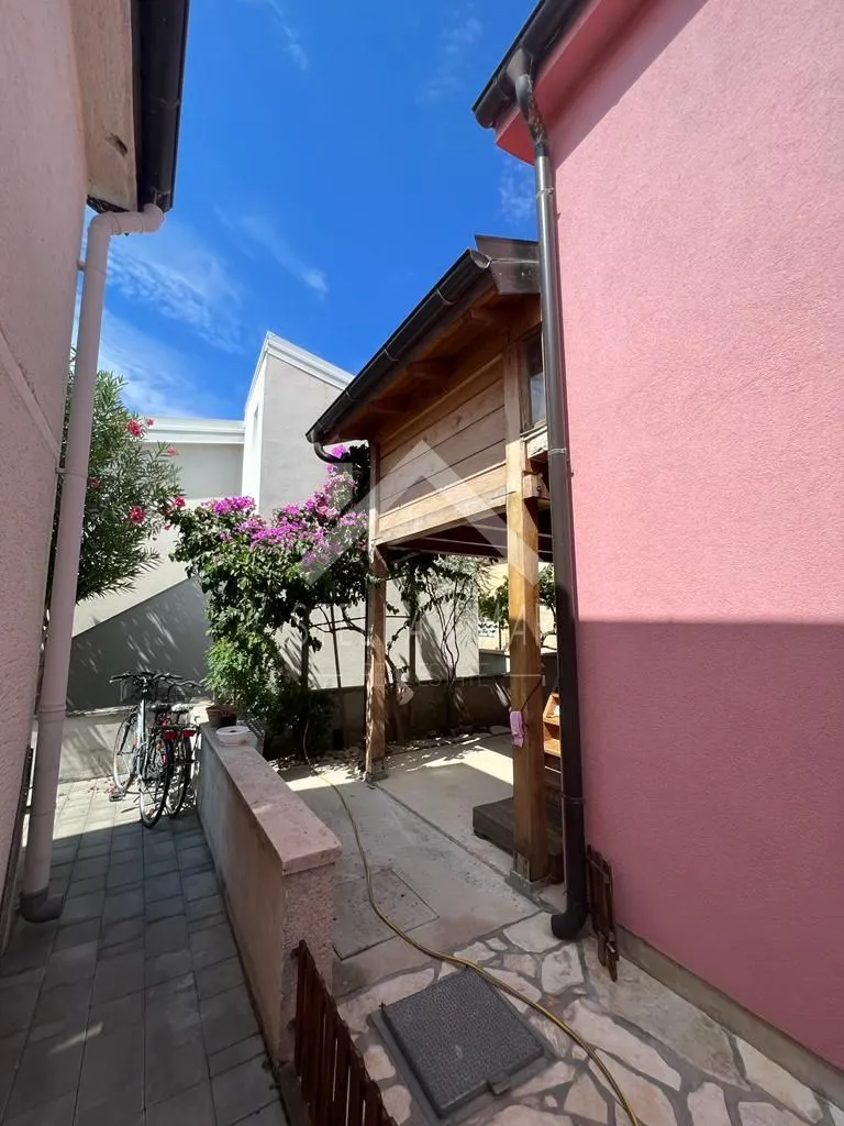 kuća sa dva apartmana - vir - slika 6
