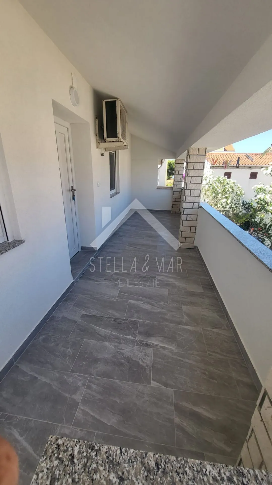 kuća sa 5 apartmana, 150m do mora - vir - slika 26